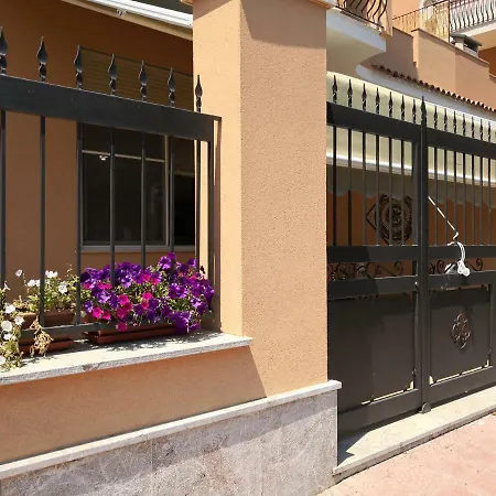 Tiny House Naxos ジャルディーニ・ナクソス